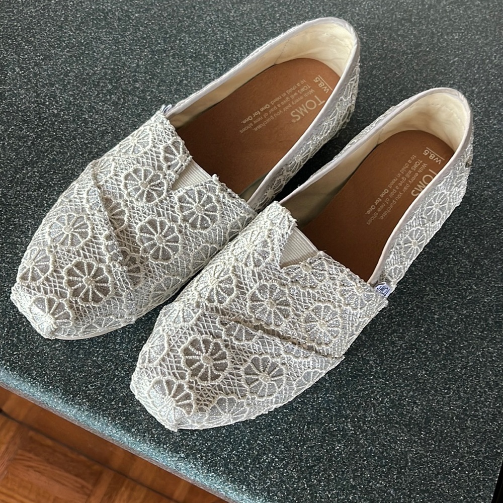 Toms